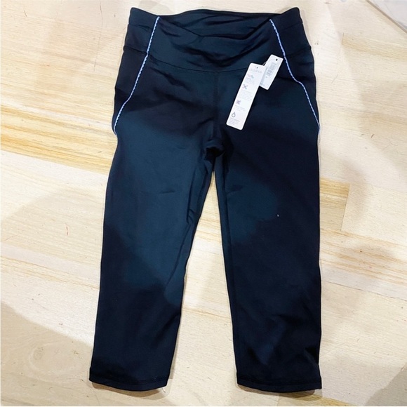 New Balance, Gap,  4 capri workout pants bundle - Picture 3 of 12